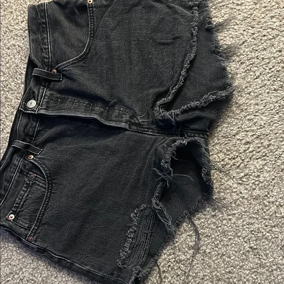 Levi’s 501 black denim shorts size 31 - Picture 2 of 3
